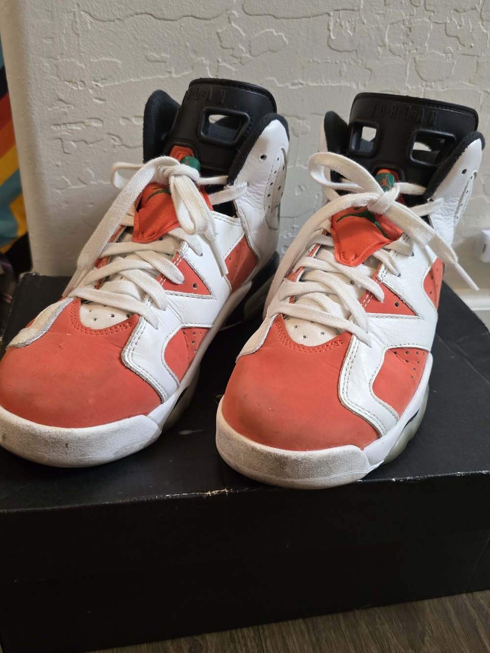 Air Jordan 6 Retro BG 5.5Y Basketball Shoes